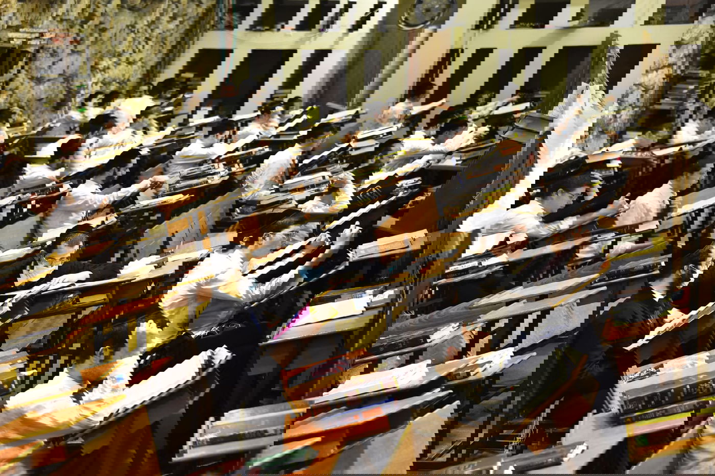 מרגש: סדר לימוד ליל פורים בישיבת פוניבז'