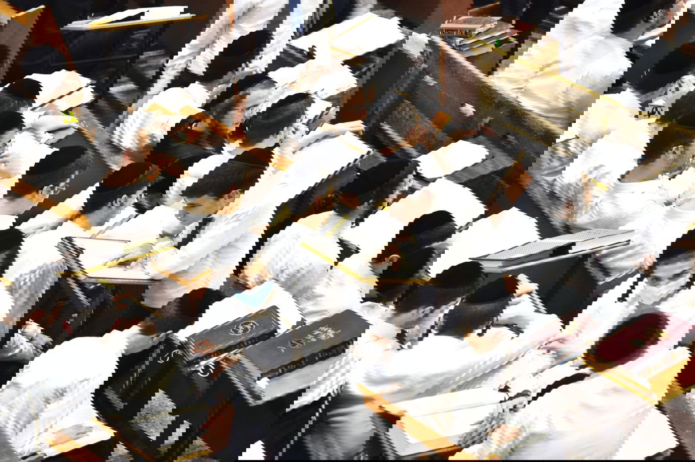 מרגש: סדר לימוד ליל פורים בישיבת פוניבז'