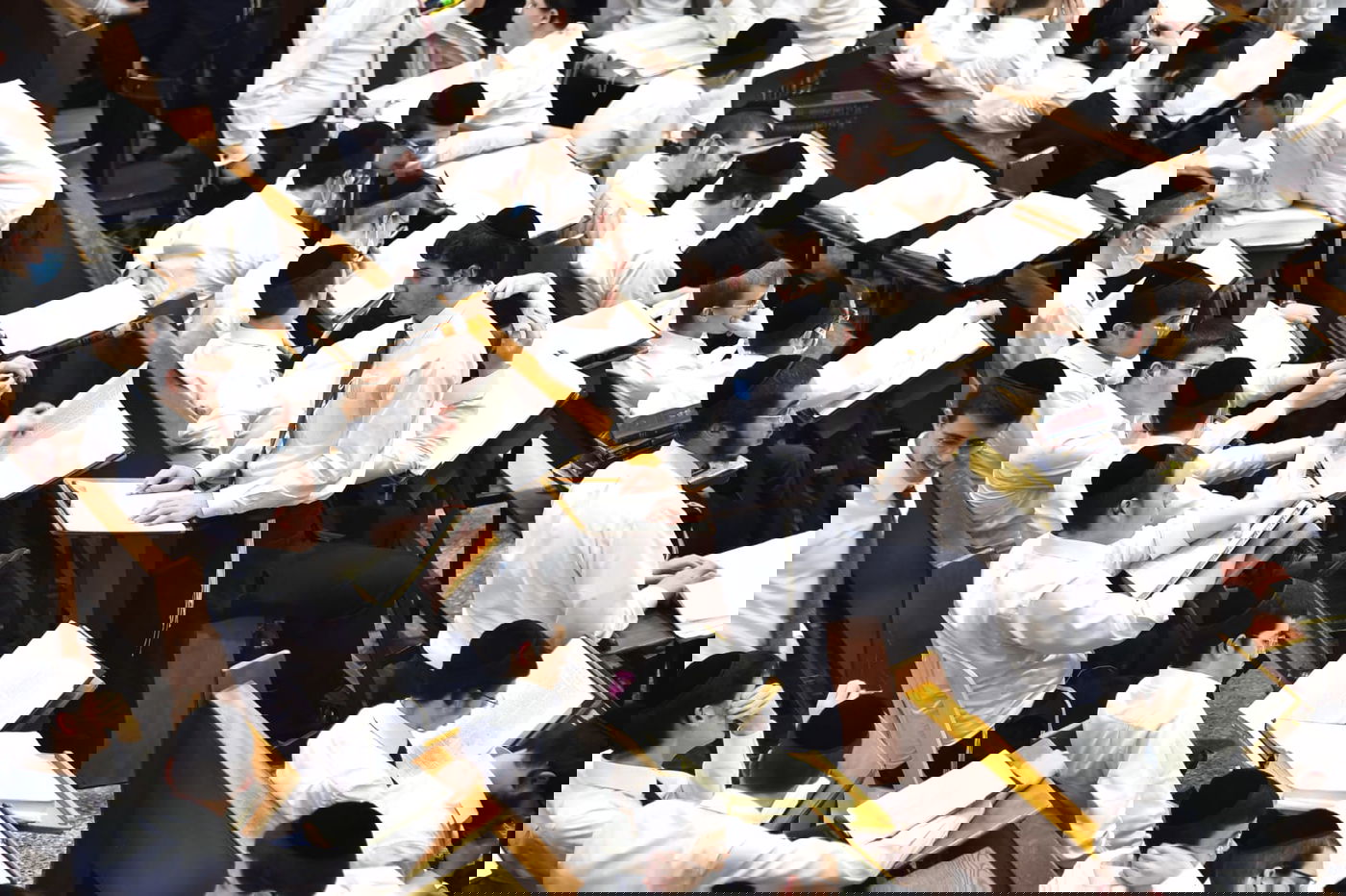 מרגש: סדר לימוד ליל פורים בישיבת פוניבז'