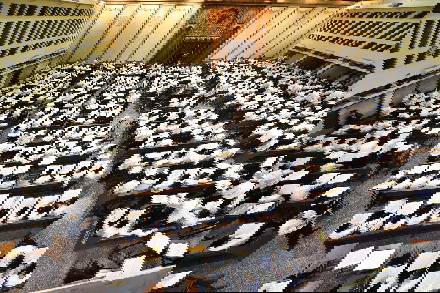 מרגש: סדר לימוד ליל פורים בישיבת פוניבז'