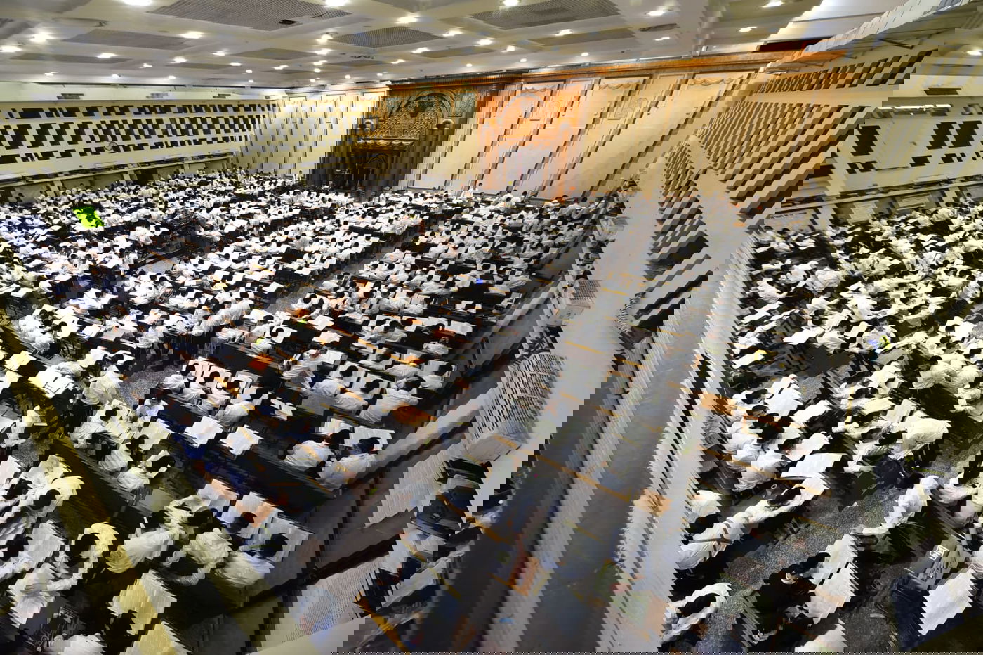מרגש: סדר לימוד ליל פורים בישיבת פוניבז'