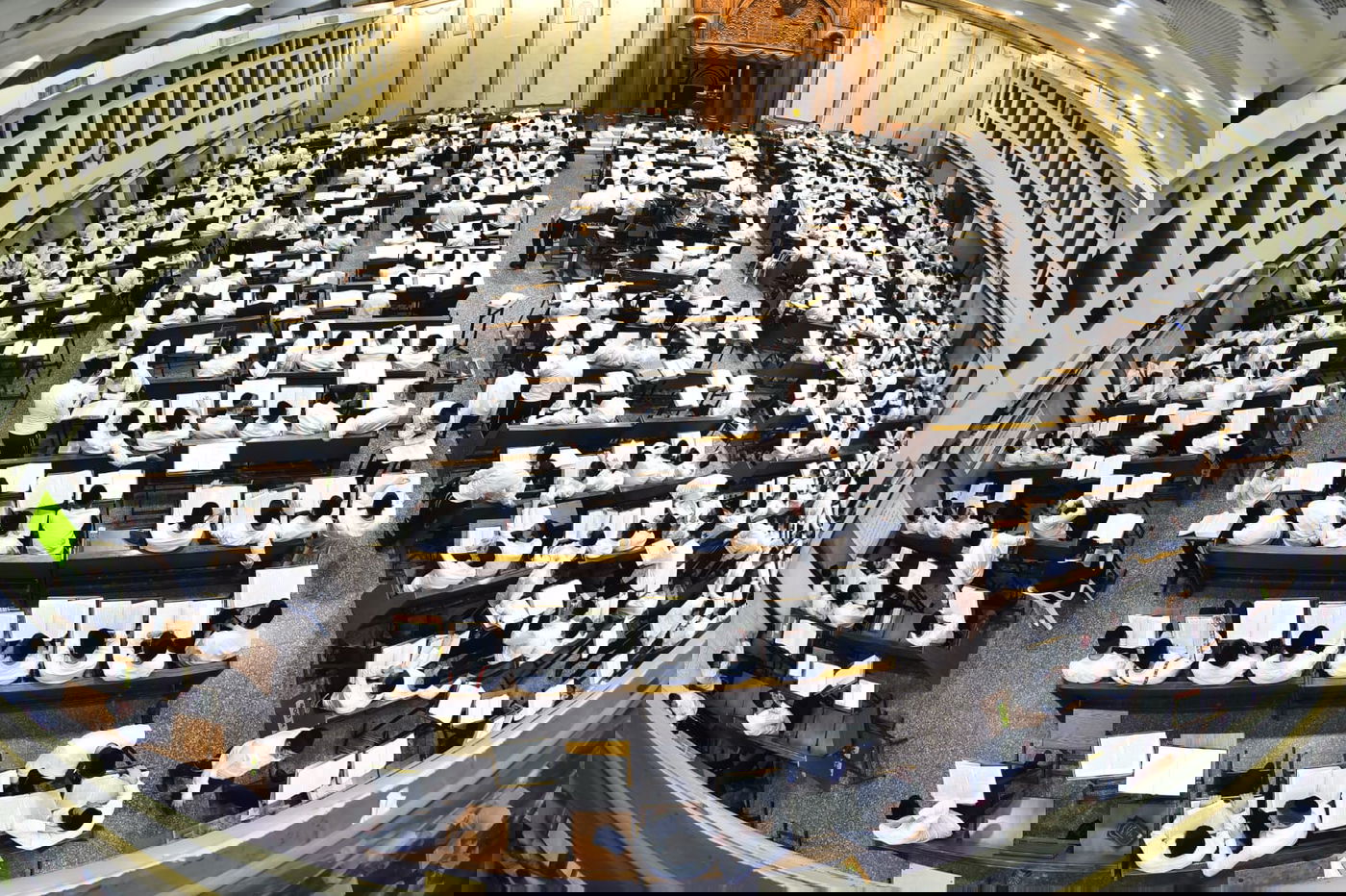 מרגש: סדר לימוד ליל פורים בישיבת פוניבז'