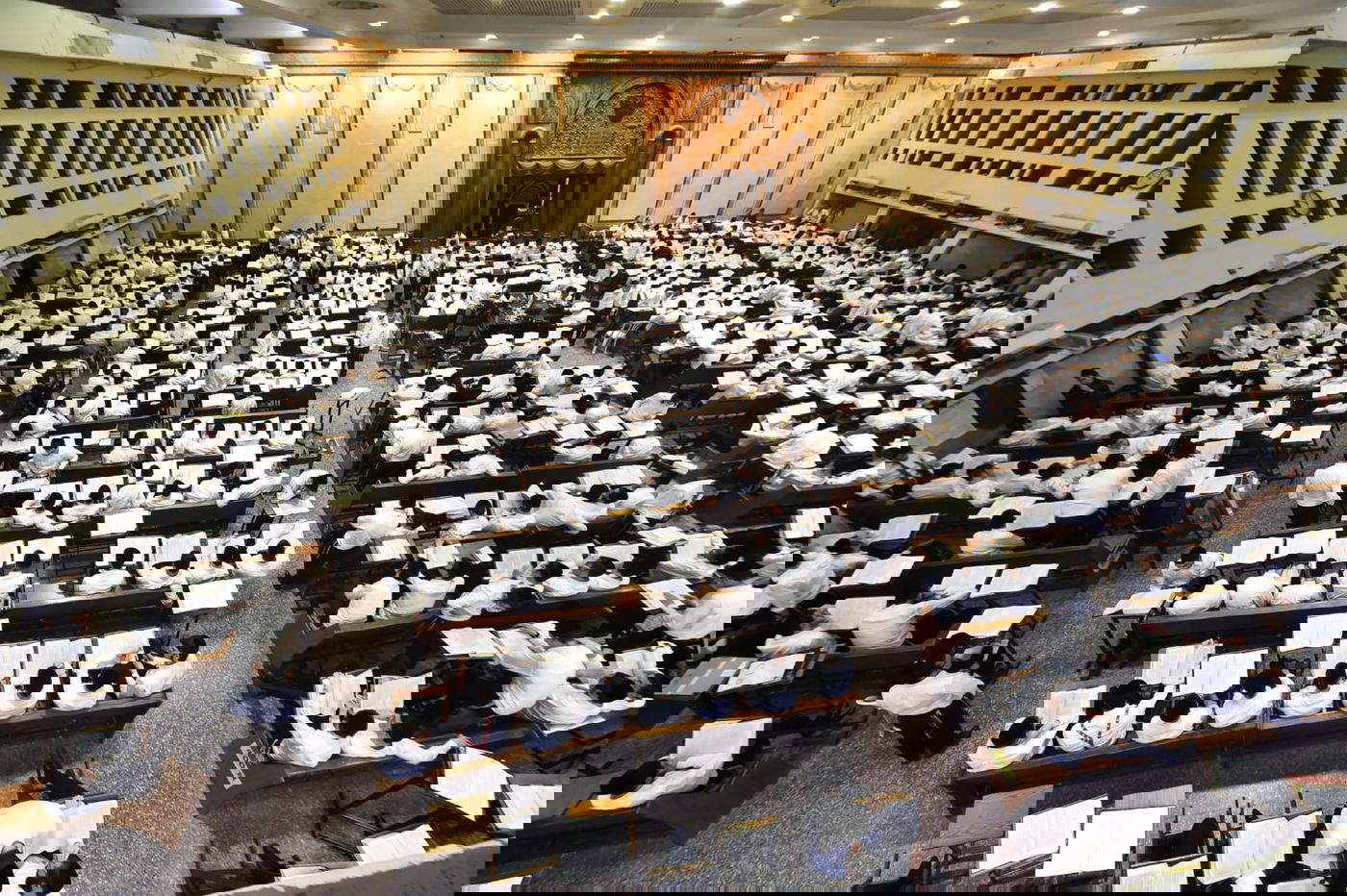 מרגש: סדר לימוד ליל פורים בישיבת פוניבז'