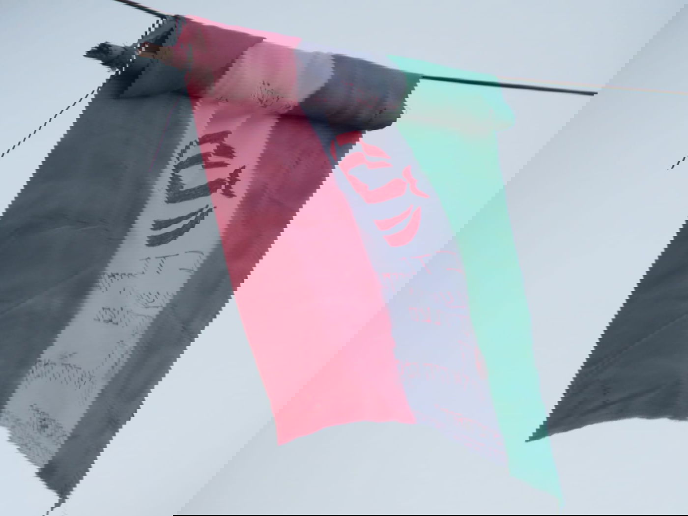 בלב ירושלים מתנופף לו דגל איראן; תיעוד