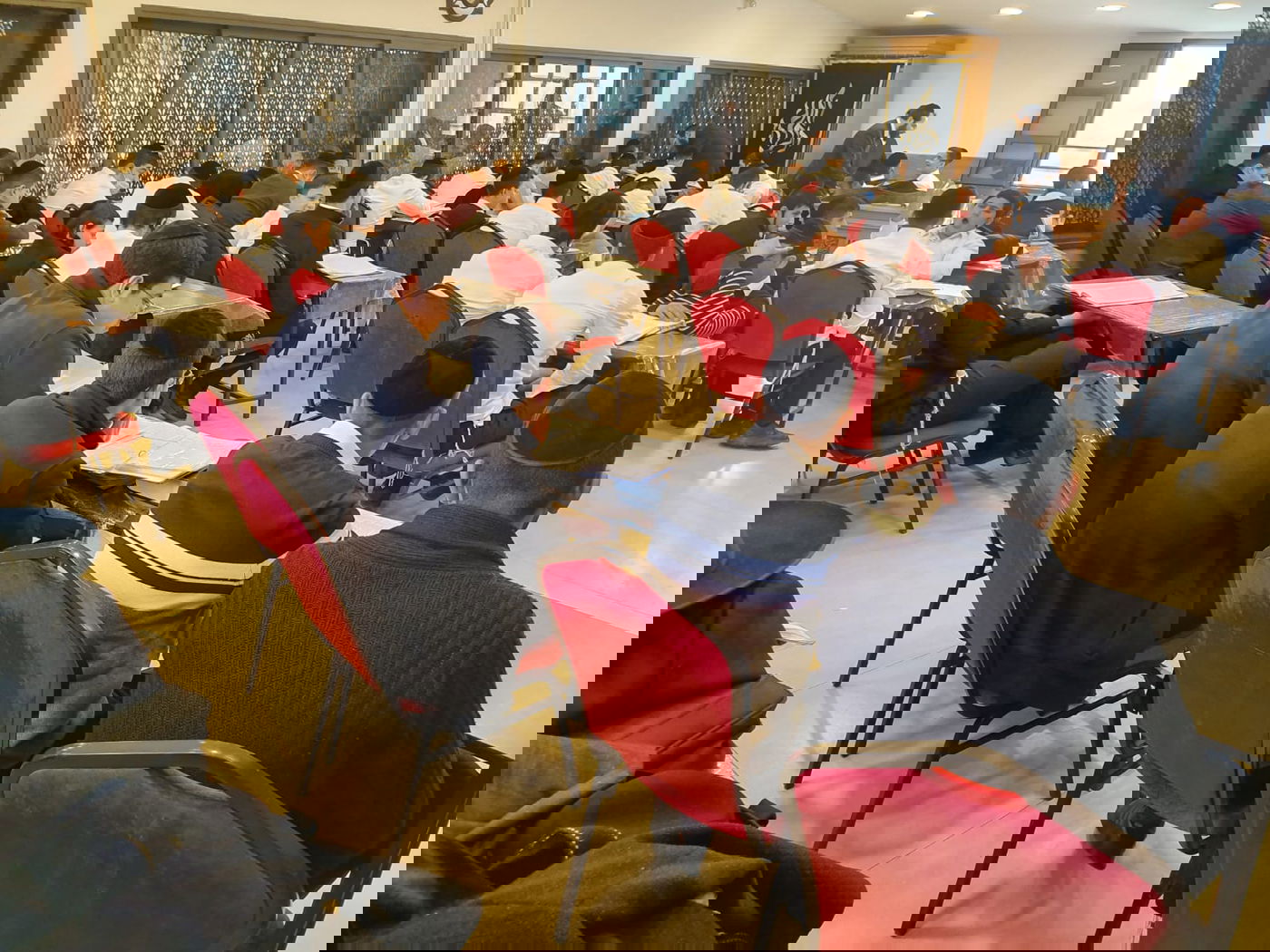 לא התרגשו מהעוצר ונשארו ללמוד בישיבה