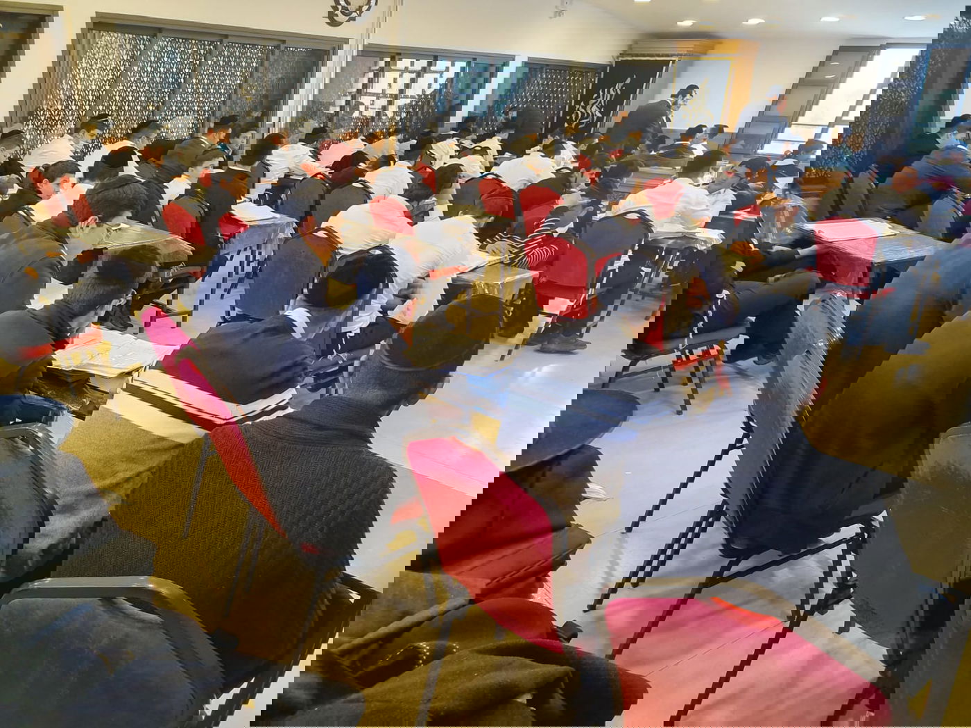 לא התרגשו מהעוצר ונשארו ללמוד בישיבה