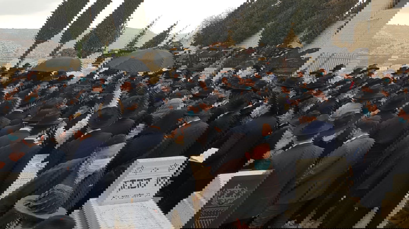 צפו: המונים באשכבה לזקן הראשונים לציון