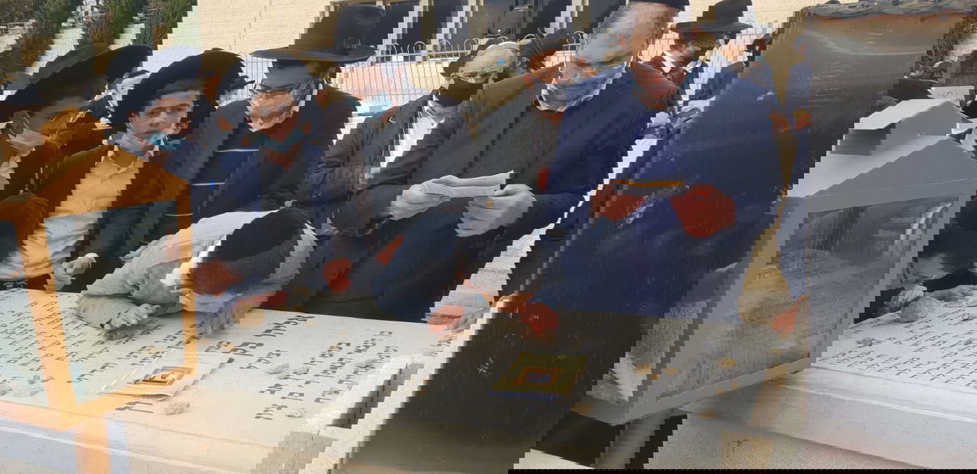 צפו: המונים באשכבה לזקן הראשונים לציון