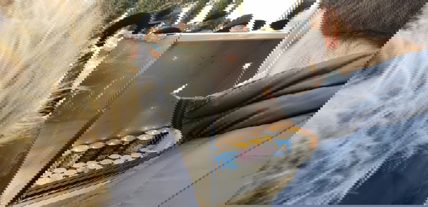 צפו: המונים באשכבה לזקן הראשונים לציון