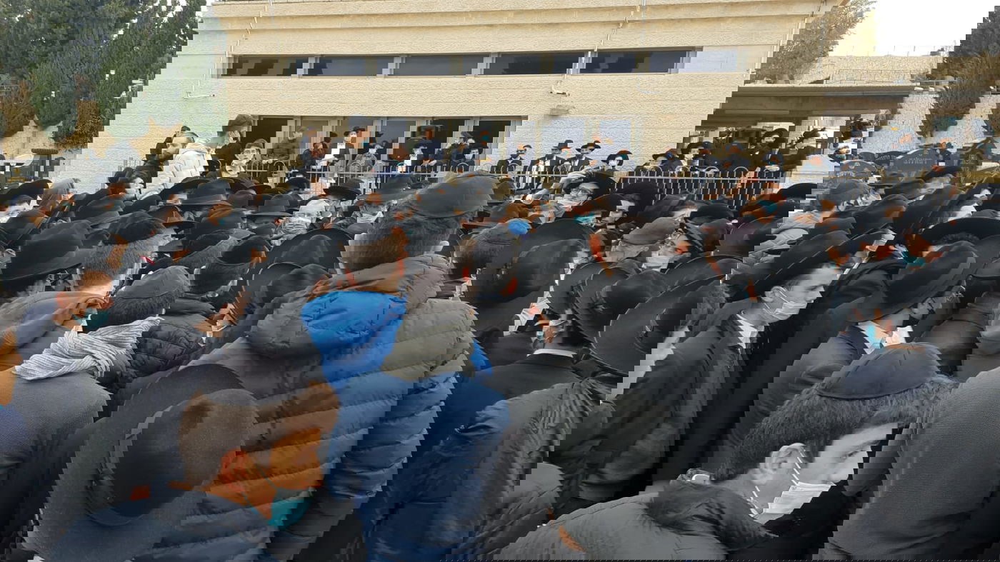 צפו: המונים באשכבה לזקן הראשונים לציון