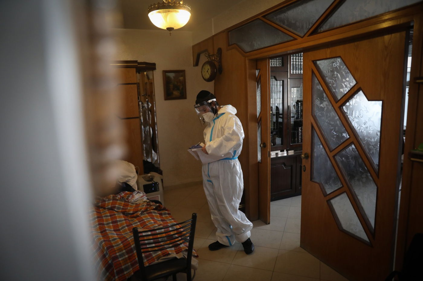 כך מתבצע הטיפול הביתי לחולי קורונה • צפו