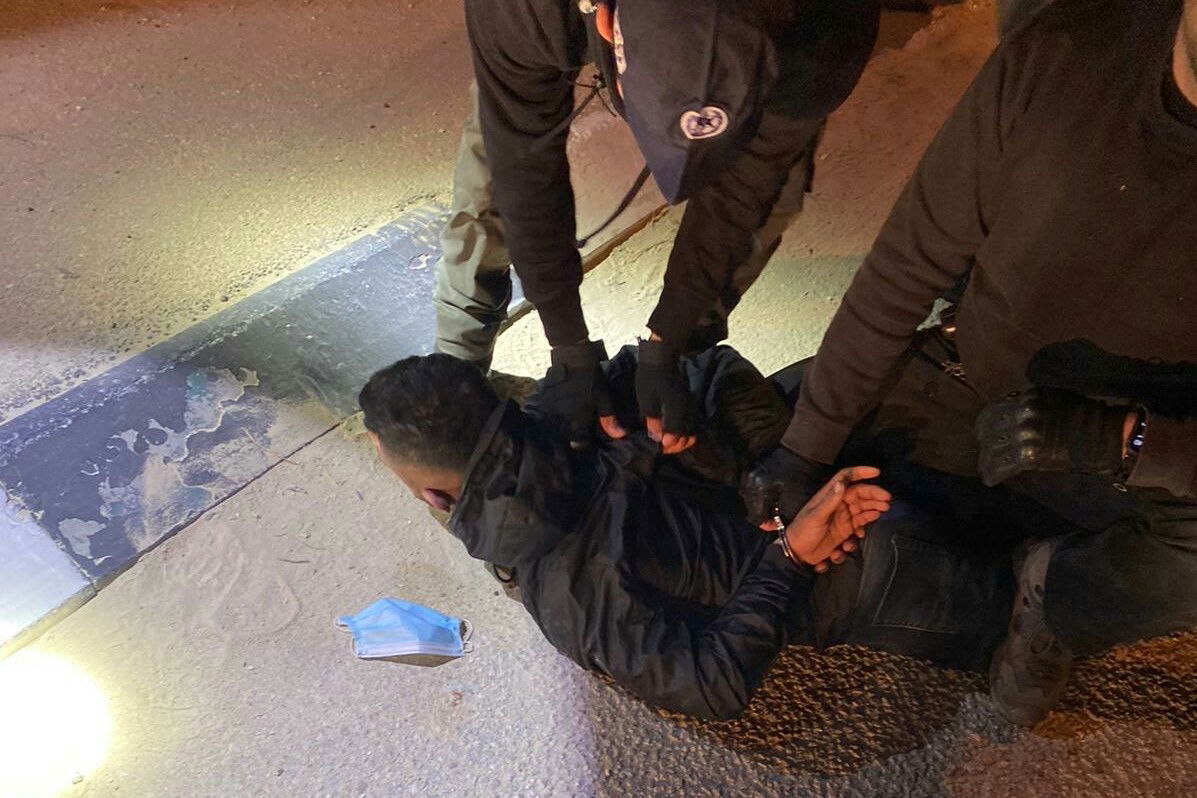 ארבעה גנבי 'מאזדה' נעצרו במחסום רנטיס