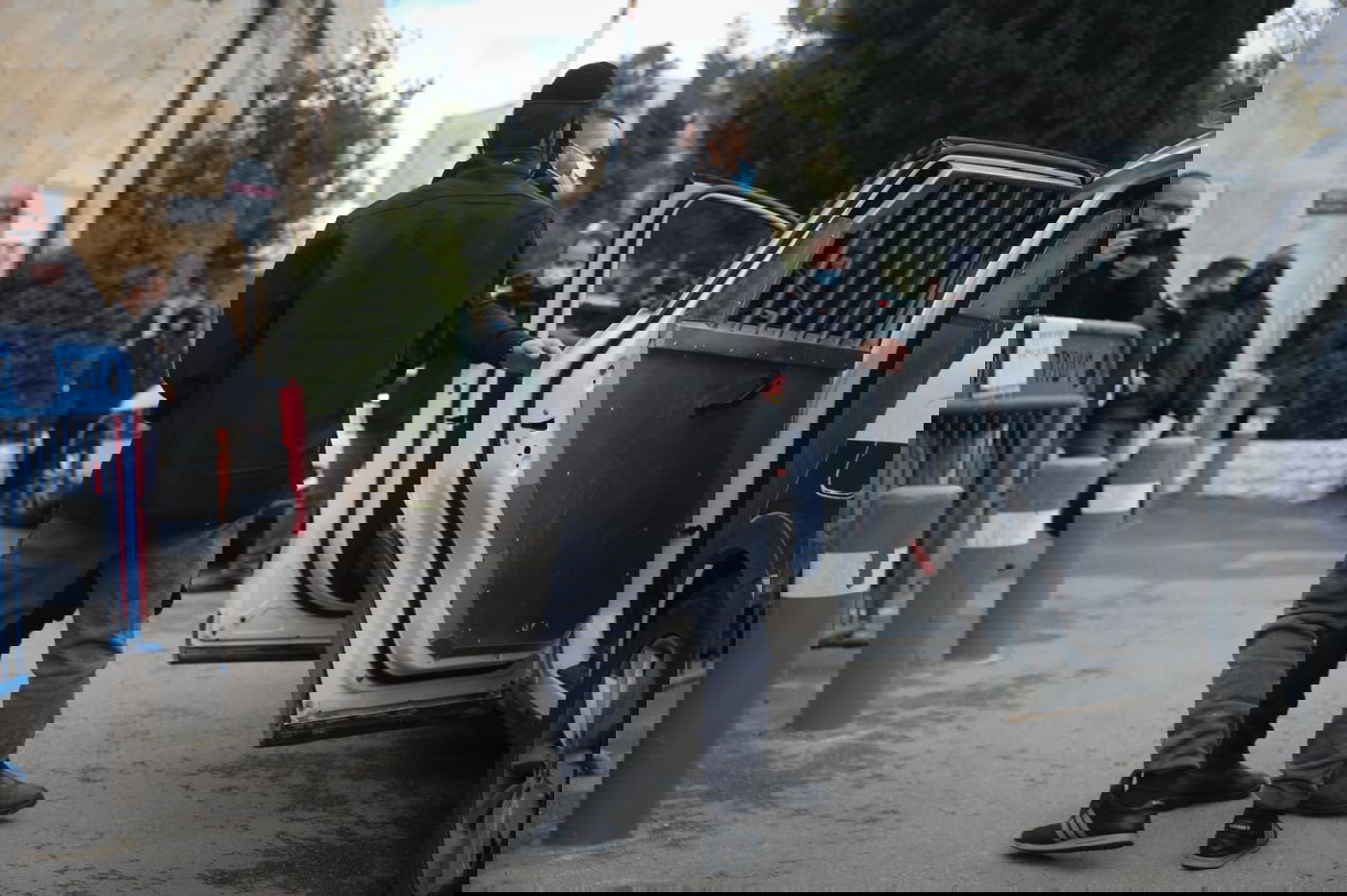 התפרעויות פורים: "פריקת עול, מניע גזעני"