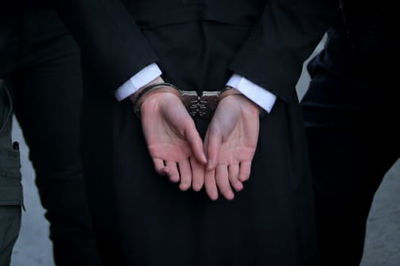 מודיעין עילית: דחף שוטרת והורחק מהעיר