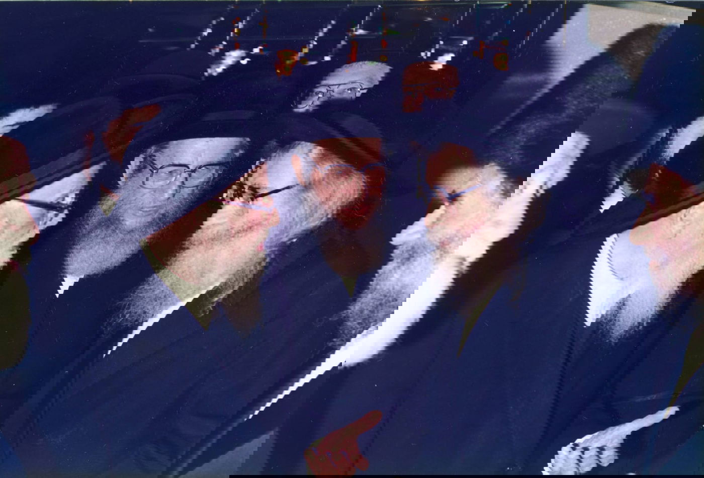 הרבי ה'פני מנחם' עם הגרש"ז אויערבך