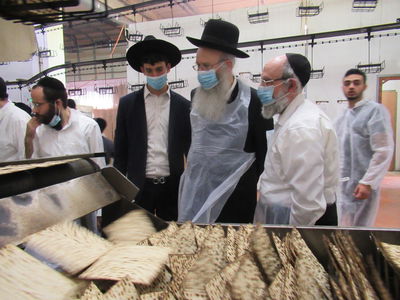 באפיית מצות