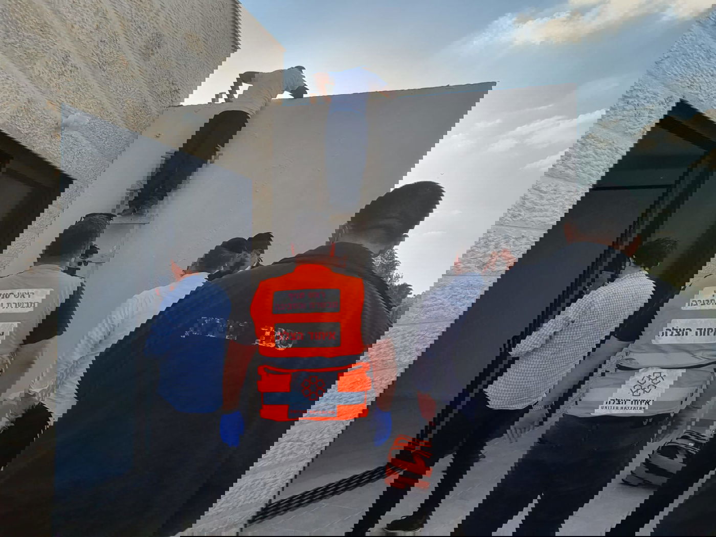 כוחות ההצלה בזירה