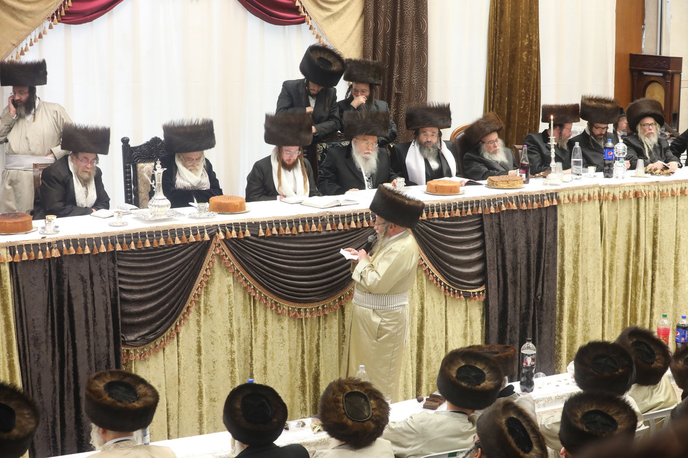 שמחת החתונה בחצרות תולדות אהרן-מישקולץ