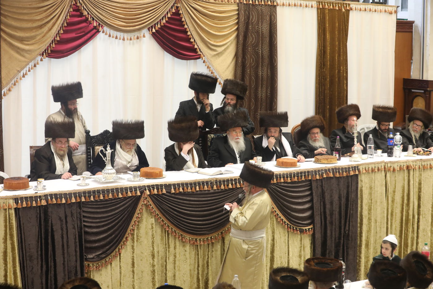 שמחת החתונה בחצרות תולדות אהרן-מישקולץ