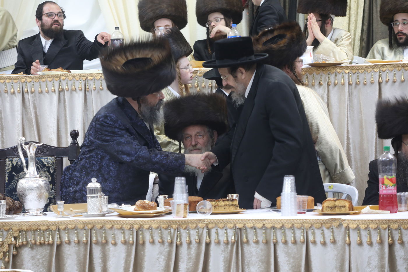 שמחת החתונה בחצרות תולדות אהרן-מישקולץ