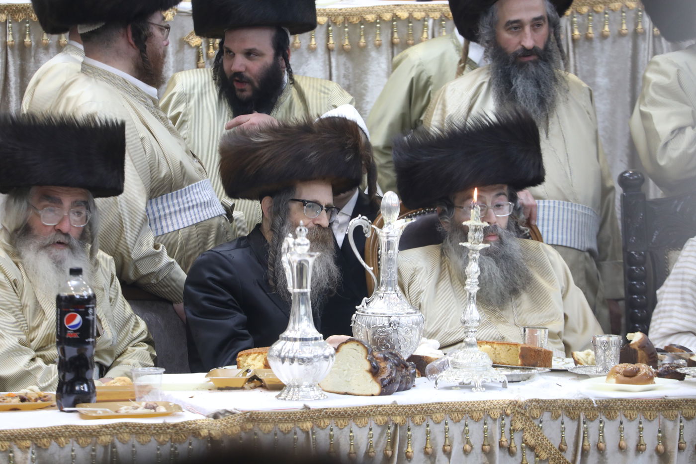 שמחת החתונה בחצרות תולדות אהרן-מישקולץ