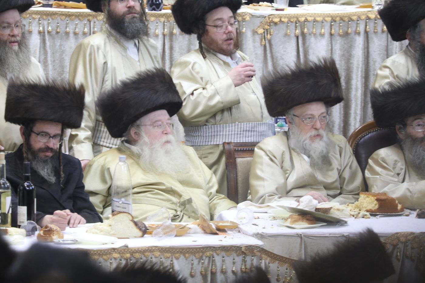 שמחת החתונה בחצרות תולדות אהרן-מישקולץ