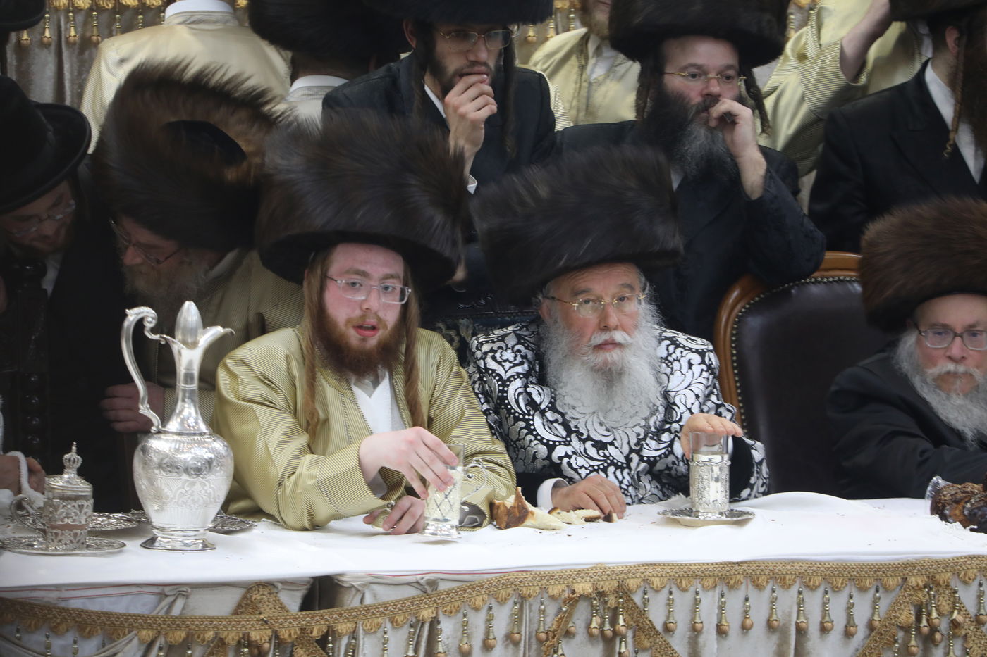 שמחת החתונה בחצרות תולדות אהרן-מישקולץ