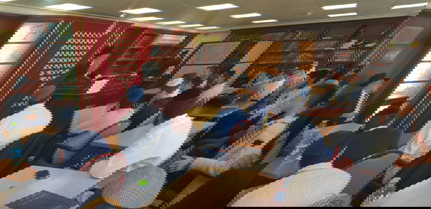 חבר ה'מועצת' הדליק נר ומסר שיעור לזכר זקן הראשונים לציון זצ"ל