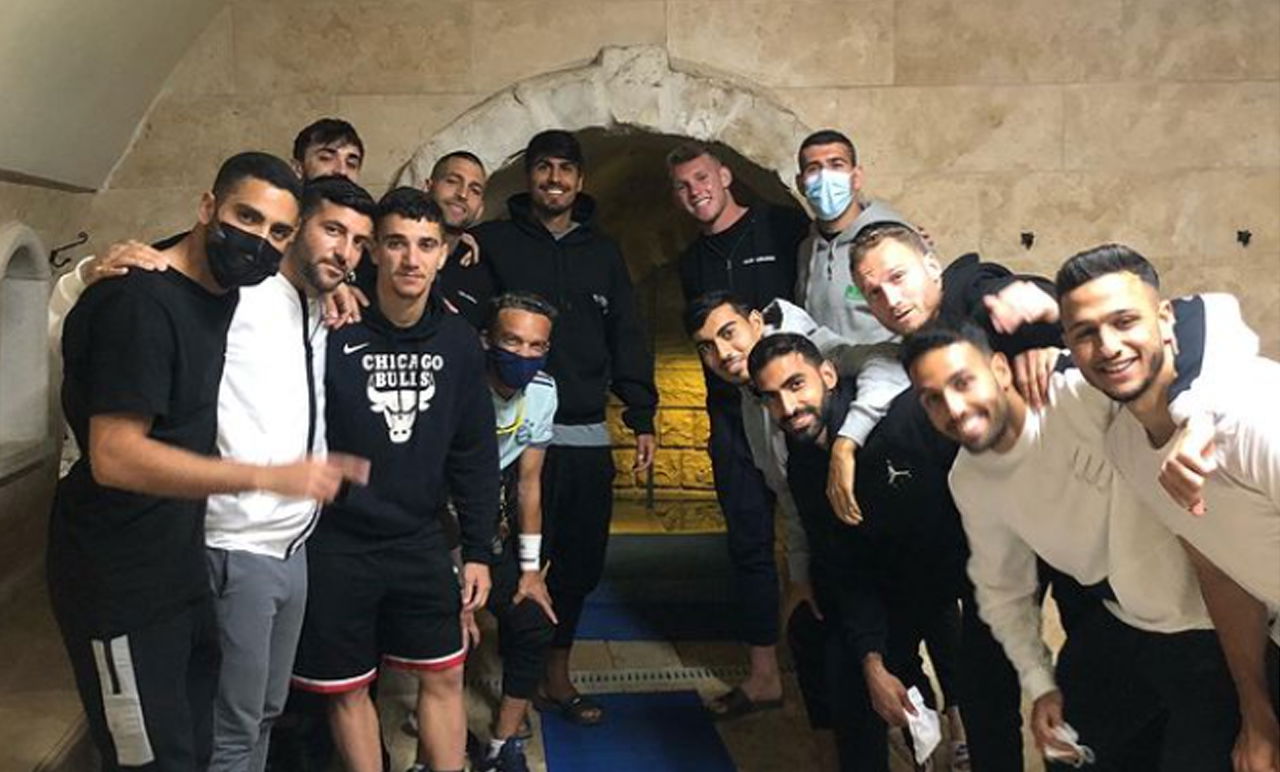 שכטר וחבריו לקבוצה, בציון האר"י