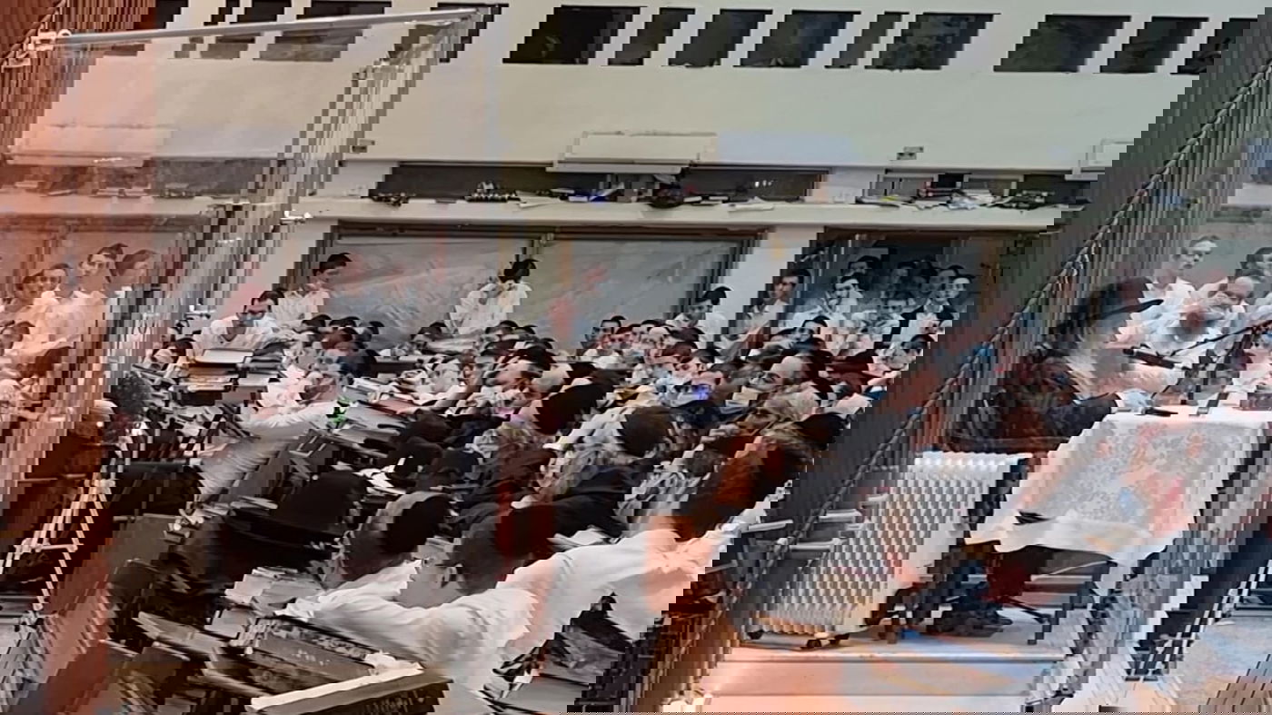 לאחר למעלה משנה: הגר"ג אדלשטיין מסר שיחה בישיבה