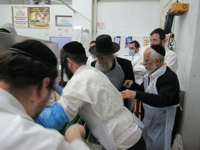 באפיית המצות