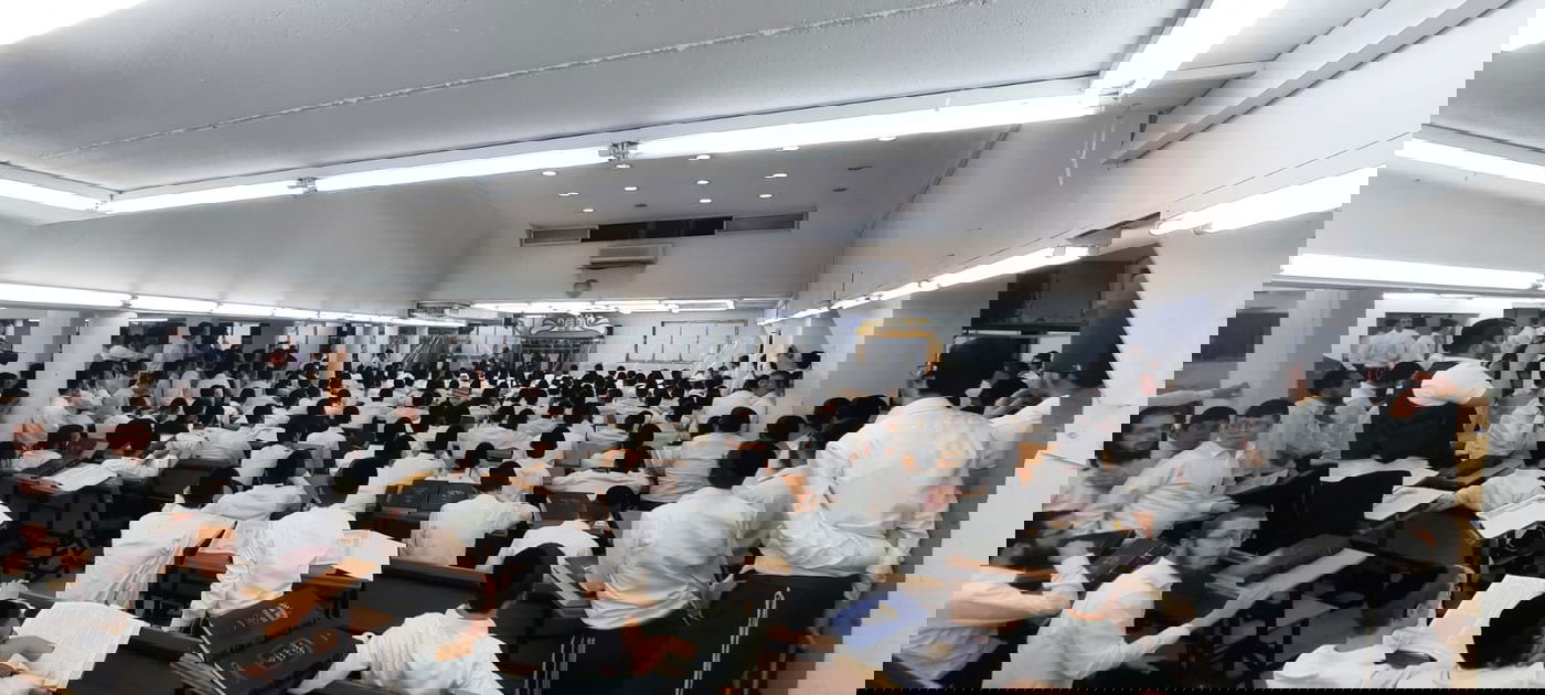 לאחר התקיפה: ראש הישיבה מסר שיעור • תיעוד