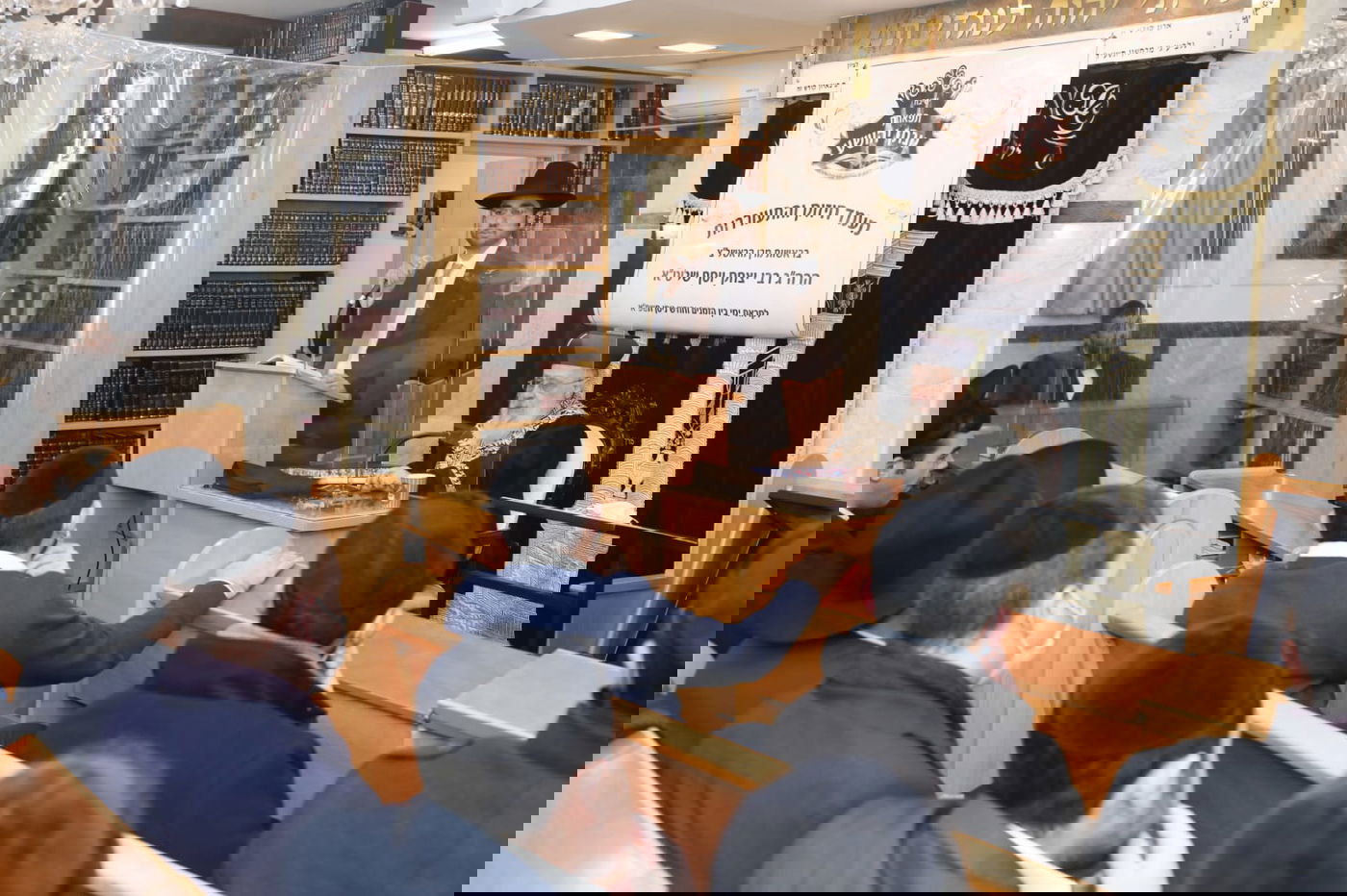 איך לומדים? הראש"ל ביקר בישיבת הקורונה