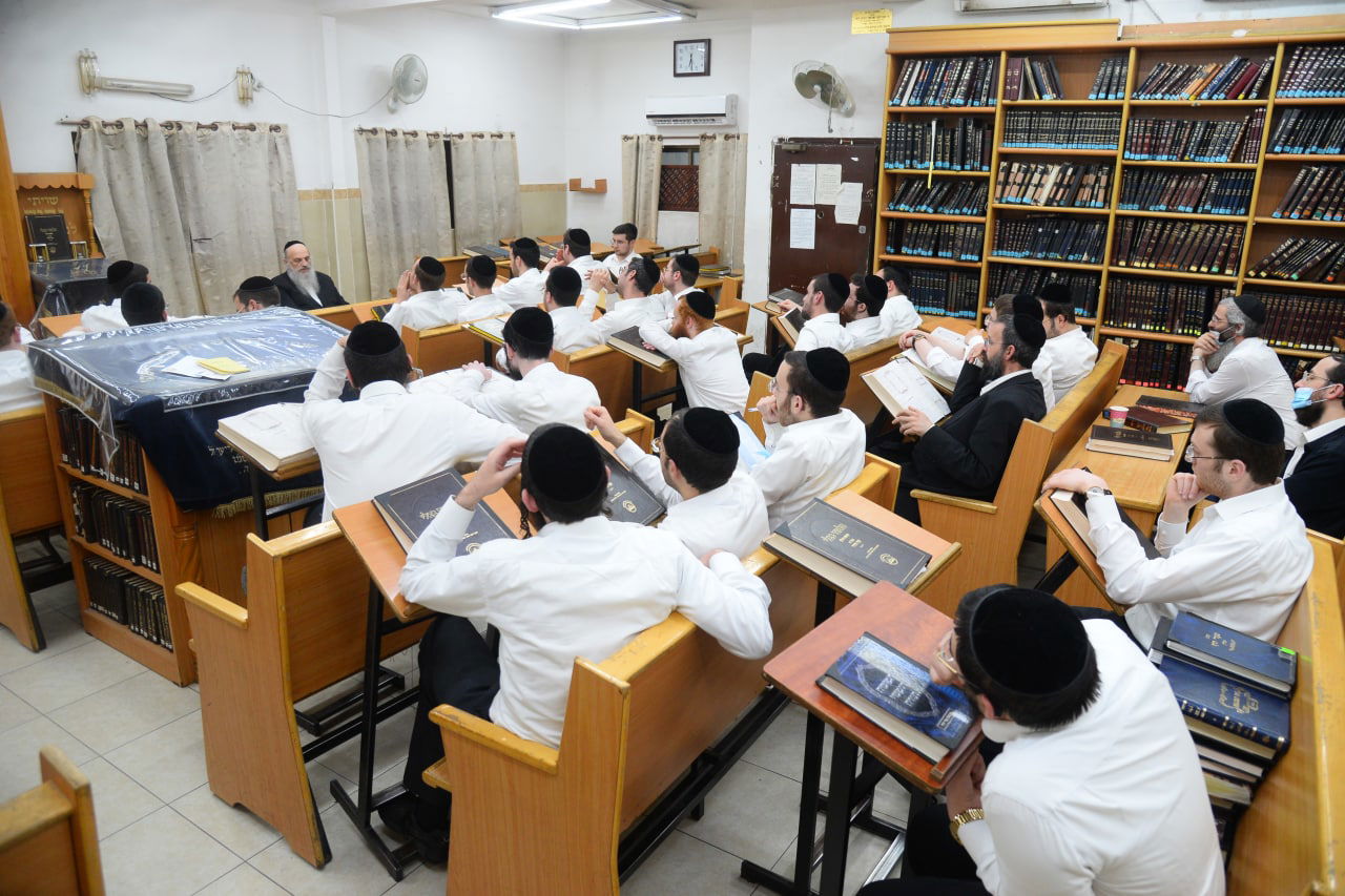 ב'סוף הזמן': הגר"ח פיינשטיין חיזק את בוגרי הישיבה