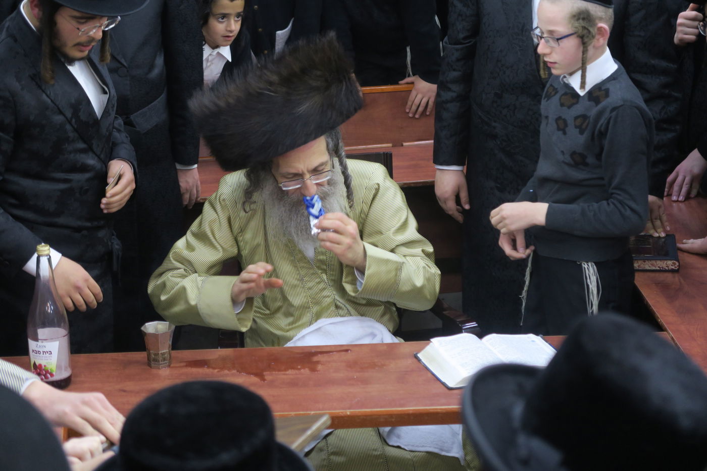 לרפואת אברך: הרה"צ רבי אלימלך בידרמן שבת בביתר עילית