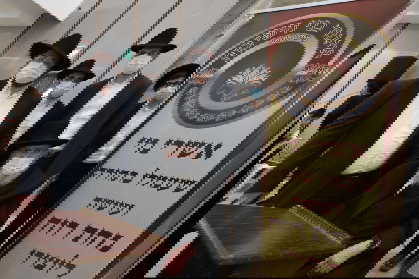 פייער! ברען!  • הגרב"מ הלהיט את הבחורים