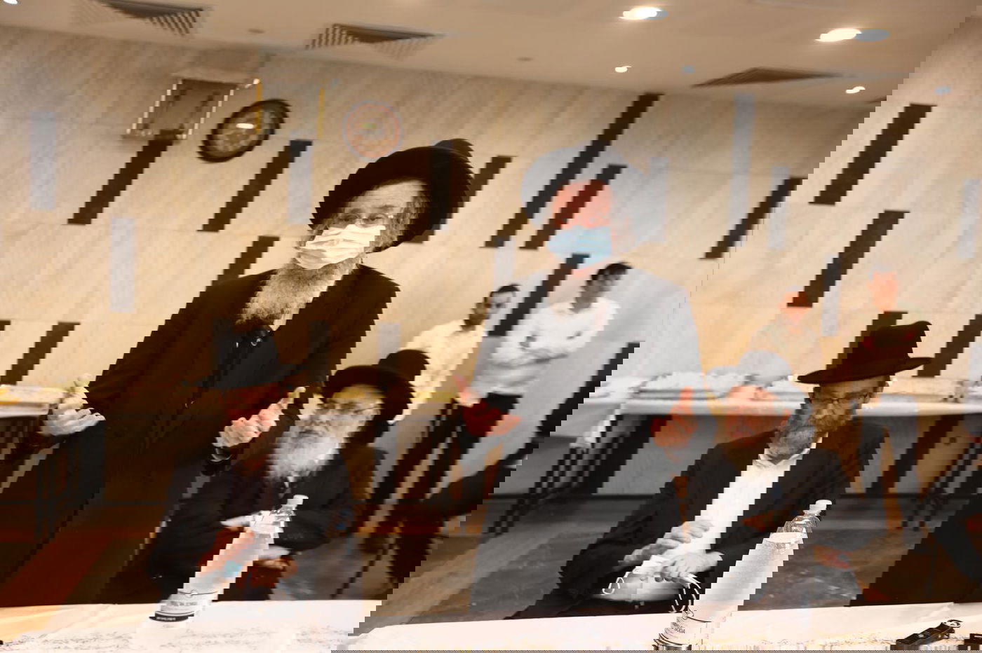 ביקור גפני ב'חברון' והסרת המודעה; גרסת תלמידי הישיבה