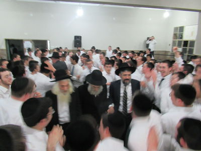 הריקודים עם ראשי הישיבה
