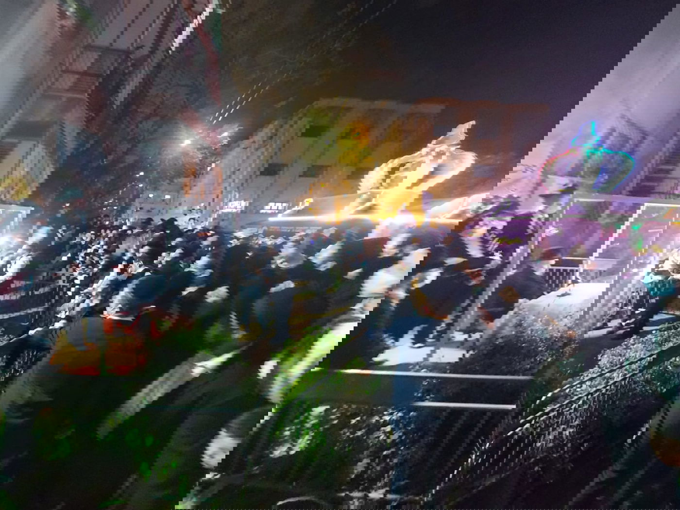 ראש הישיבה שקע בלימוד וההמונים פיזזו בעוז; צפו