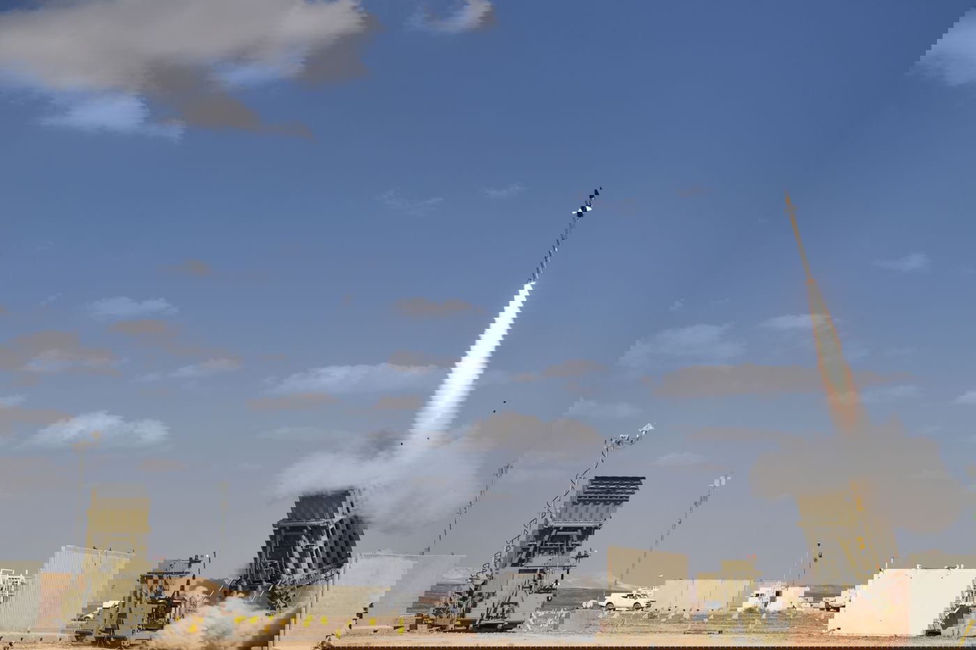 צפו בניסוי המוצלח: 'כיפת ברזל' יירטה מטחי טילים וכטב"מים במקביל