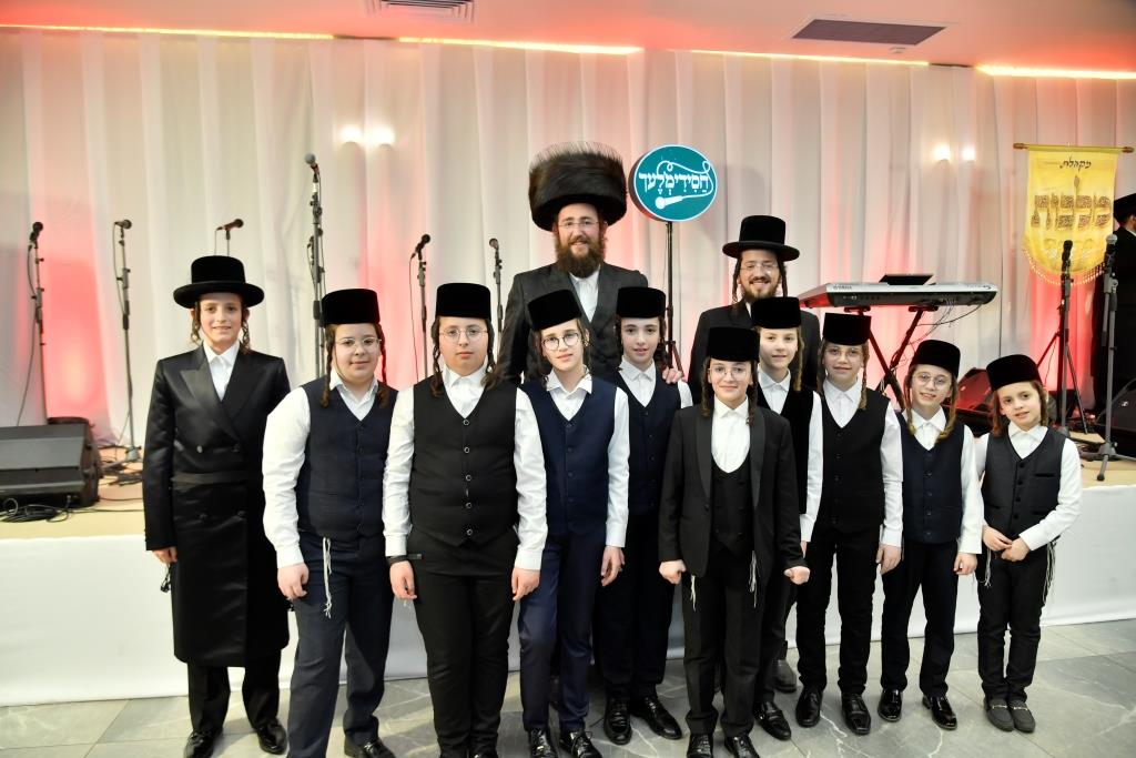 תיעוד: שמחת בר מצווה לבן מנצח מקהלת מלכות