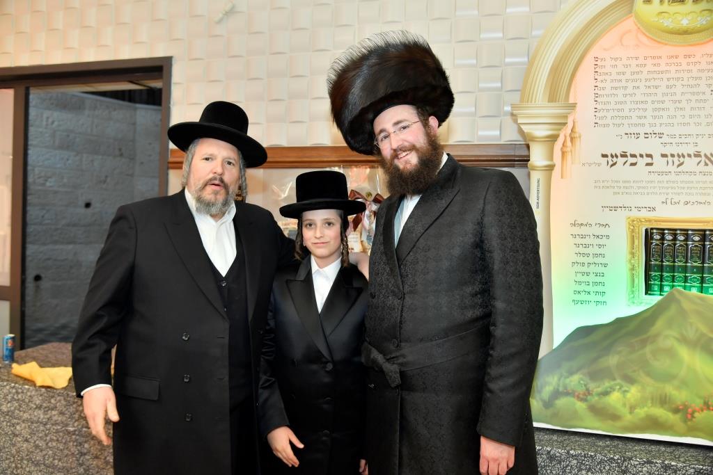 תיעוד: שמחת בר מצווה לבן מנצח מקהלת מלכות