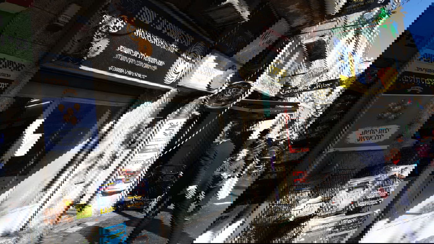 'בנטון בגאולה' - סטוק ענק של בגדי ילדים!!