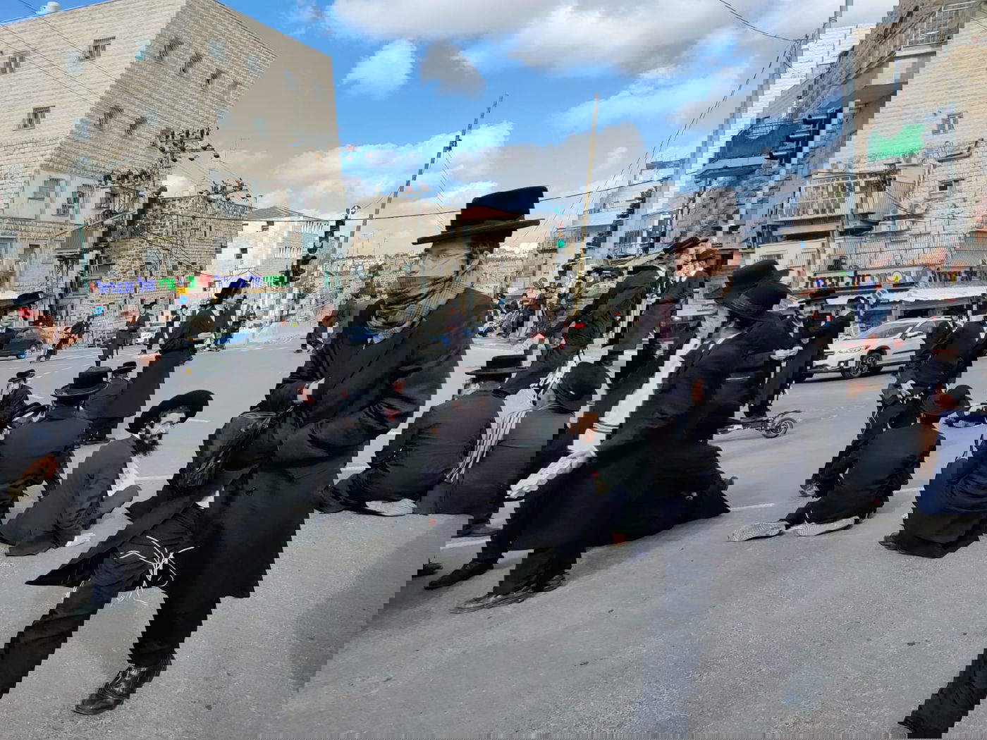 מעצר הבחורה: קיצוניים יצאו להפגין • תיעוד