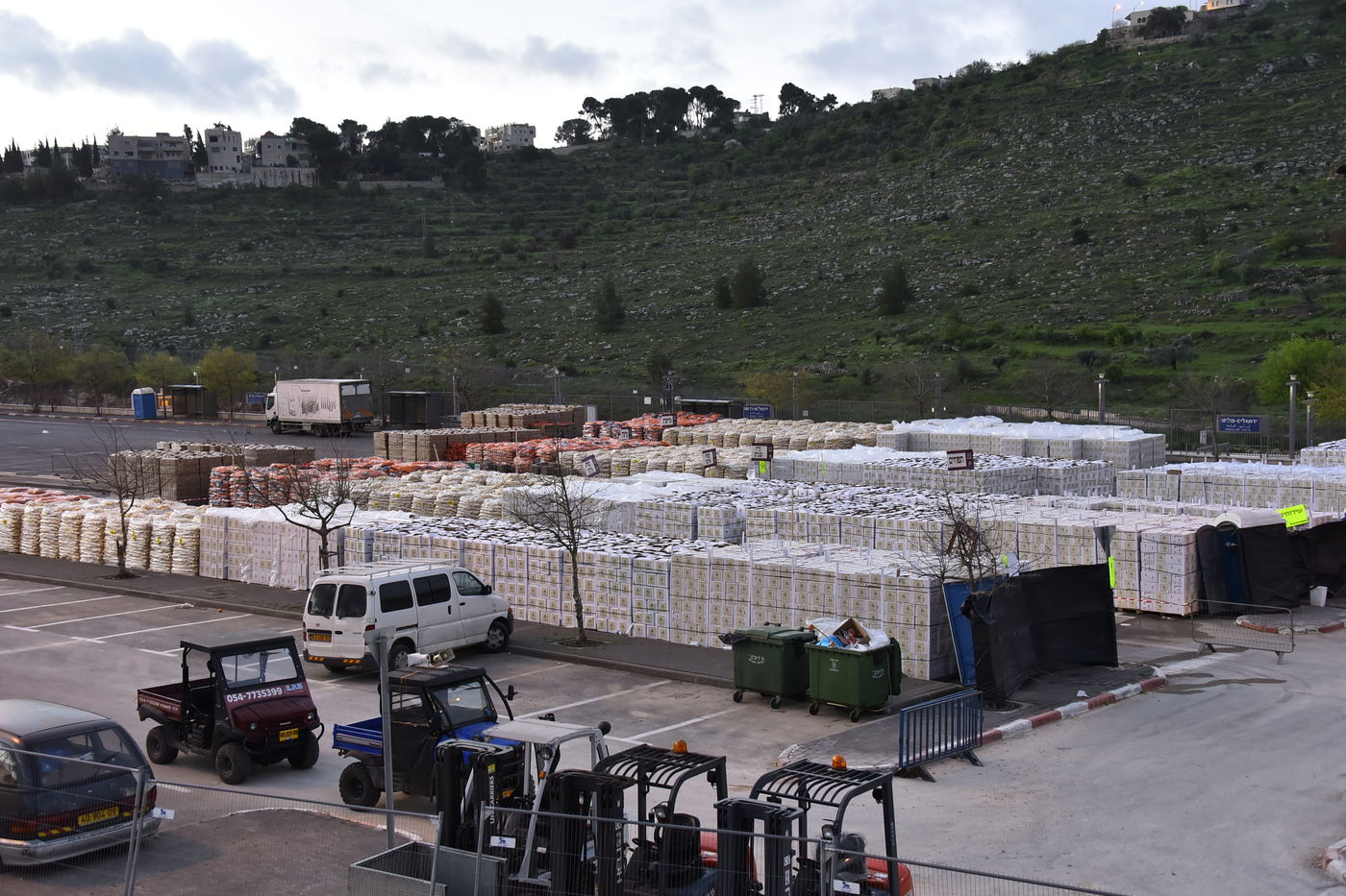 אנחת רווחה בישיבה: רכניץ העביר מיליוני דולרים לאברכים