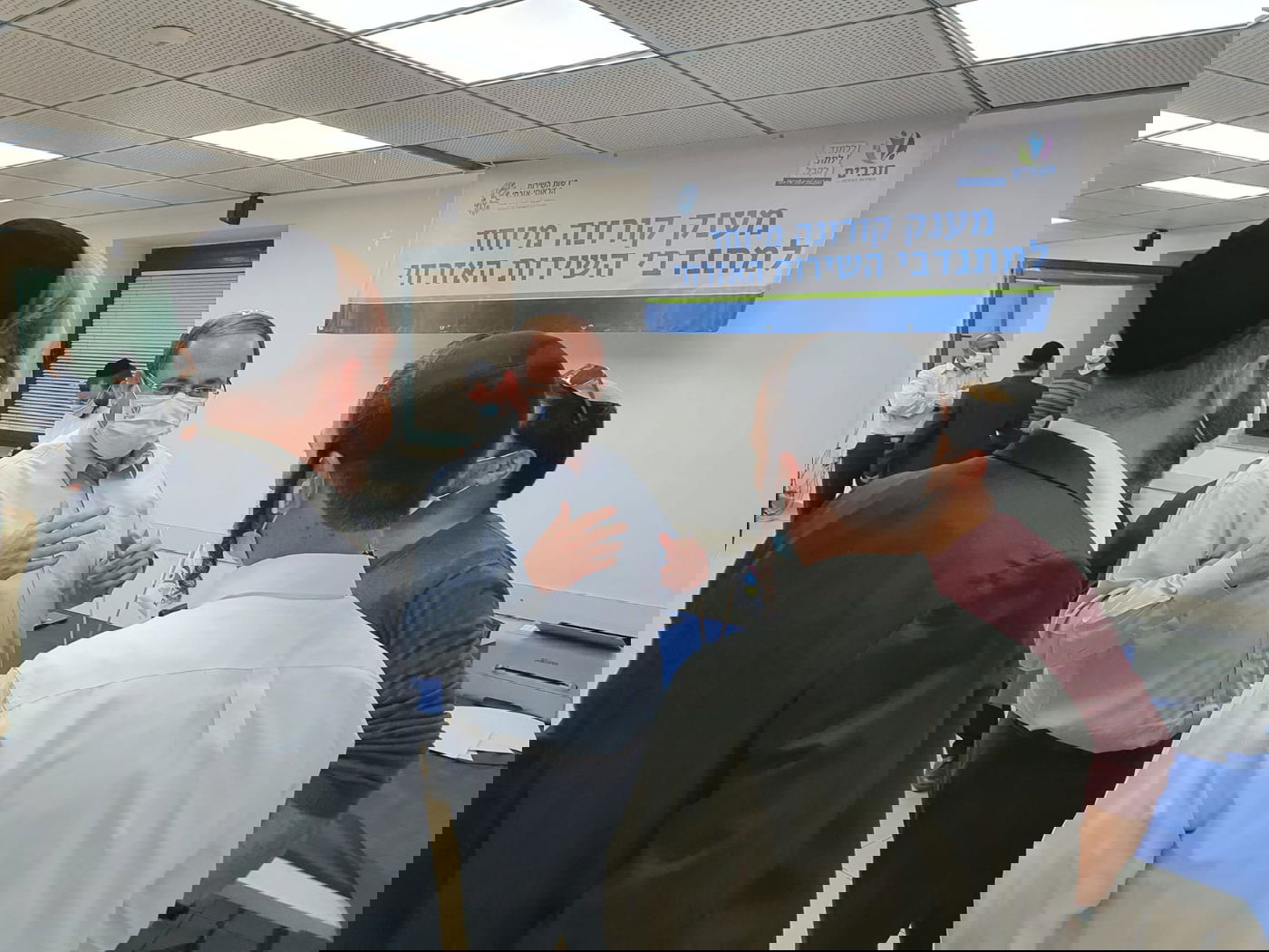 "לזרז את המענק למתנדבים עוד לפני חג הפסח"