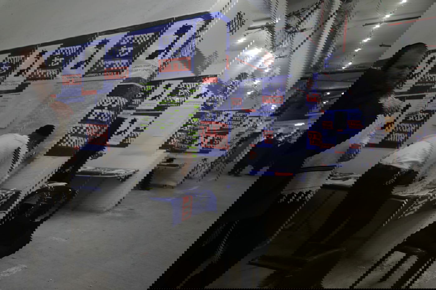 מטה אגודת ישראל שוקק מפעילות • תיעוד