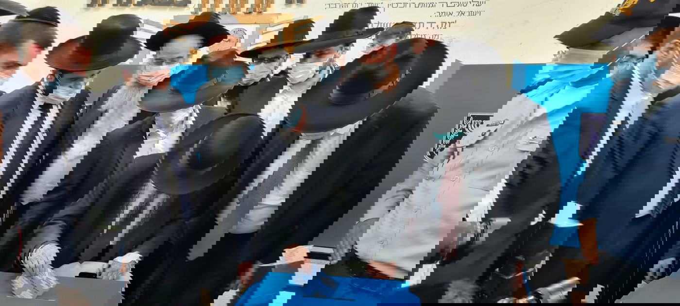 ראש הישיבה צעד 483 מטרים כדי להצביע