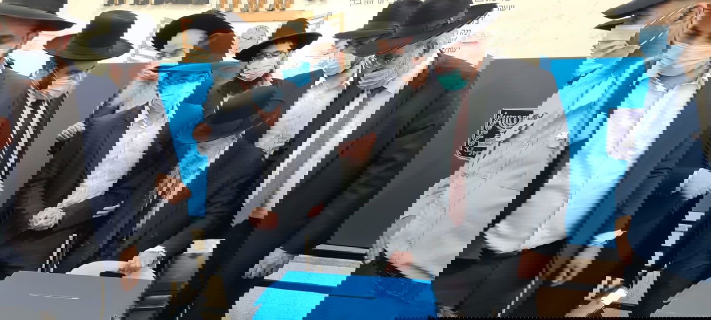 ראש הישיבה צעד 483 מטרים כדי להצביע