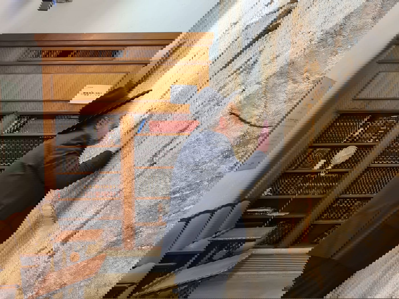 אריה דרעי בישר לחכם שלום על תוצאות המדגמים